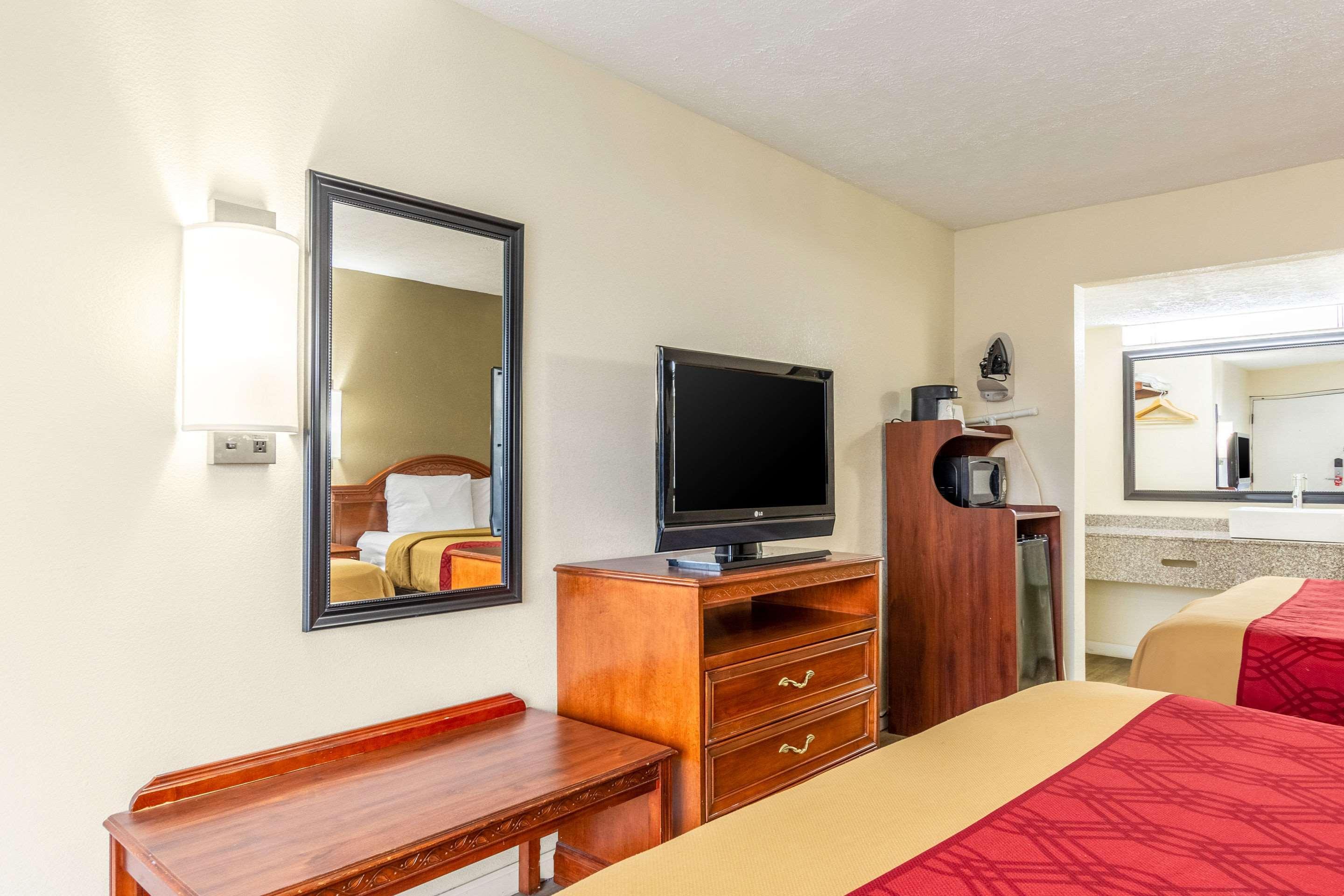 Red Roof Inn Walton - Richwood Eksteriør billede